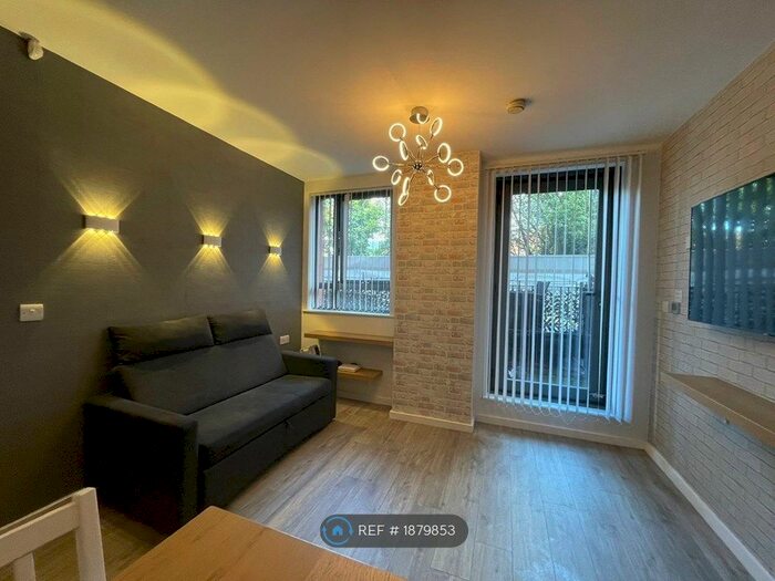 1 Bedroom Flat To Rent In Blantyre Street, Manchester, M15