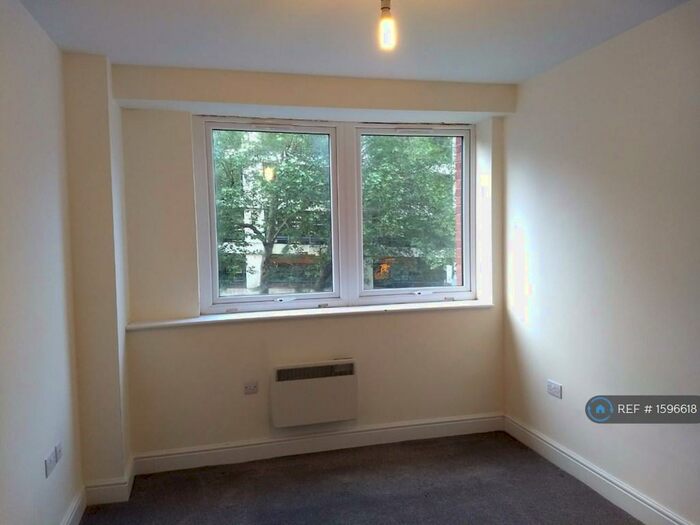 1 Bedroom Flat To Rent In Farnsby Street, Swindon, SN1