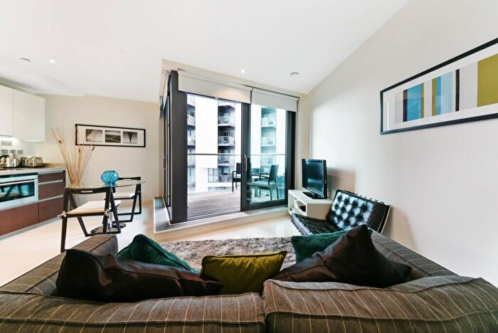 Flat To Rent In North Boulevard, Baltimore Wharf, Canary Wharf, London, E14