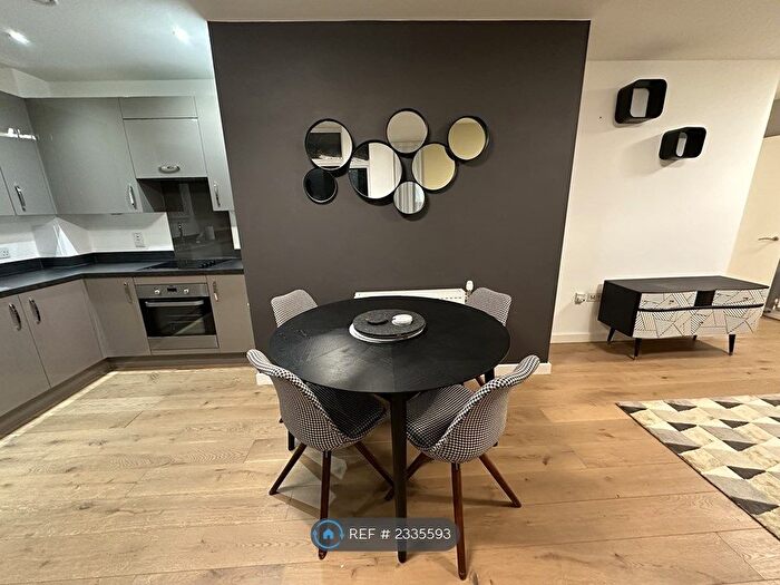 2 Bedroom Flat To Rent In Amelia Street, Elephant Amp; Castle, SE17