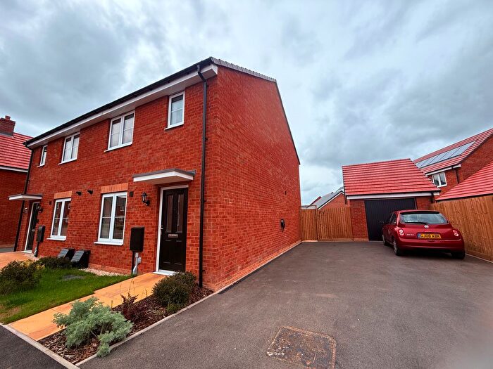 3 Bedroom Semi-Detached House To Rent In Payne Way, Nuneaton, CV11