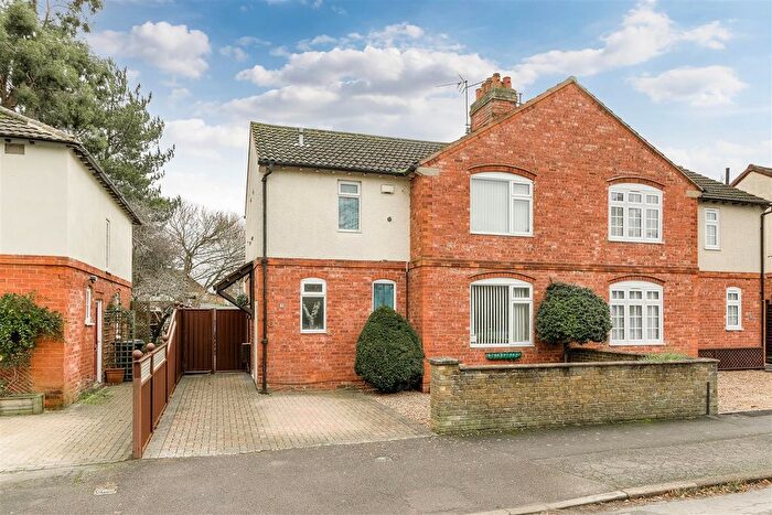 3 Bedroom Semi Detached House For Sale In Swanspool Parade, Wellingborough, NN8