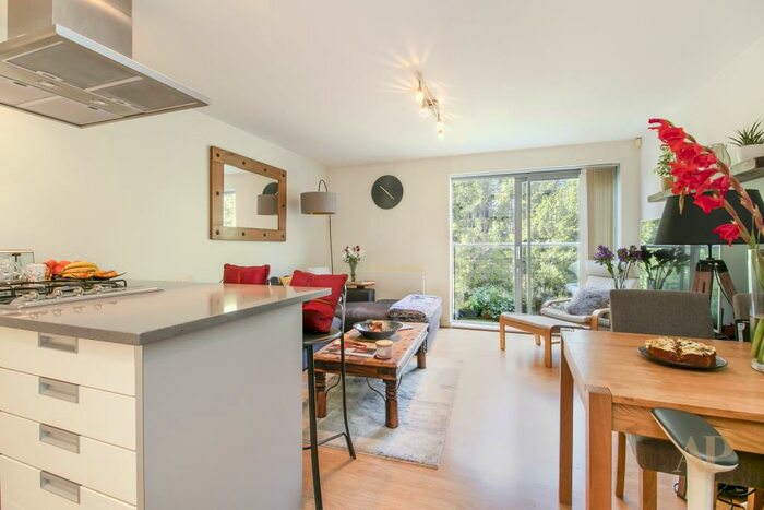 2 Bedroom Apartment To Rent In Estilo Apartments, Wenlock Road, London, N1