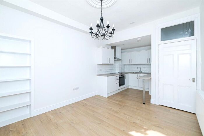 2 Bedroom Flat For Sale In Parsons Green Terrace, Edinburgh, Midlothian, EH8