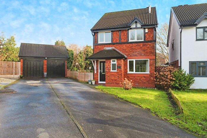 3 Bedroom Detached House For Sale In Greenbank Road, Radcliffe, Manchester, Greater Manchester, M26