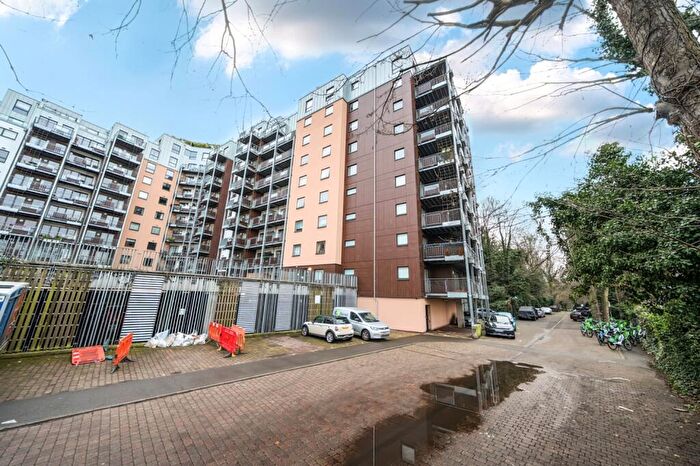 3 Bedroom Flat To Rent In Seren Park Gardens Blackheath London, SE3