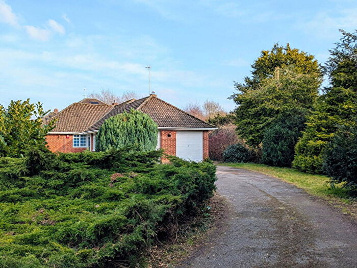 4 Bedroom Detached Bungalow For Sale In Lambourne Close, Thruxton, Andover, SP11