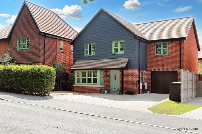 4 Bedroom Detached House For Sale In Abbey Drive, Bishops Waltham, SO32