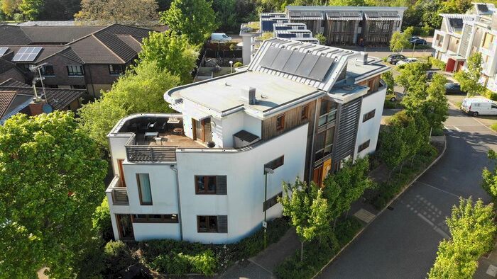 2 Bedroom Flat To Rent In Hartington Place, Letchworth Garden City, SG6