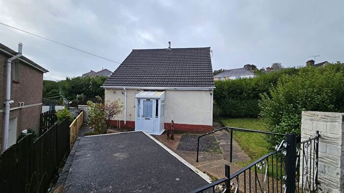 2 Bedroom Semi-Detached House To Rent In Townhill Road, Mayhill, Swansea, SA1