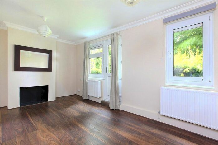 Studio To Rent In Aldrington Road, Tooting, SW16