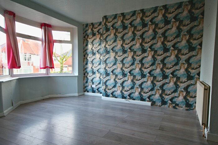 3 Bedroom Terraced House To Rent In Lockwood Road, Northfield, Birmingham, B31