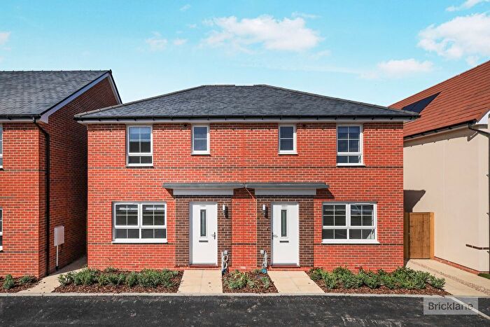 3 Bedroom Semi-Detached House To Rent In Tangmere Road, Hailsham, BN27