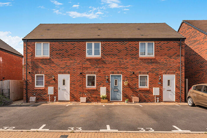 2 Bedroom Terraced House For Sale In De La Warr Drive, Banbury, OX16