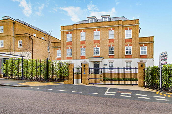 2 Bedroom Apartment For Sale In Eastbury Avenue, Northwood, HA6