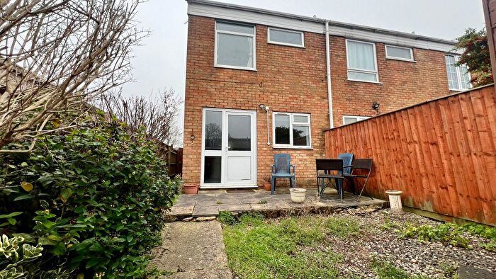 2 Bedroom End Of Terrace House To Rent In Forester Close, Swindon, SN3