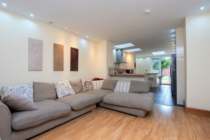 6 Bedroom House To Rent In Hubert Road, Birmingham, B29