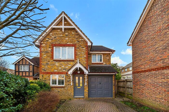 3 Bedroom Detached House To Rent In Horsley Drive, Kingston Upon Thames, KT2