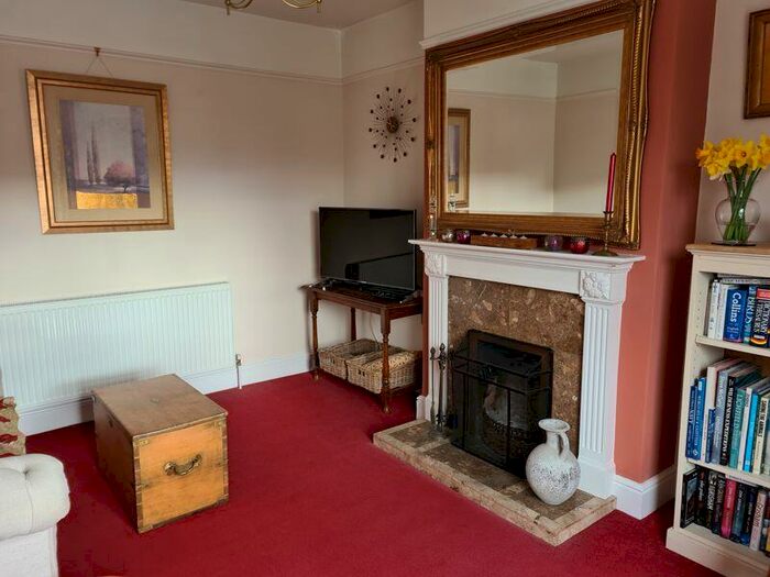 2 Bedroom Apartment To Rent In Western Road, Lymington, SO41