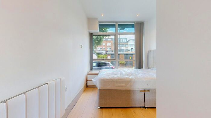 1 Bedroom Flat To Rent In The Ridgeway, Harrow, HA2