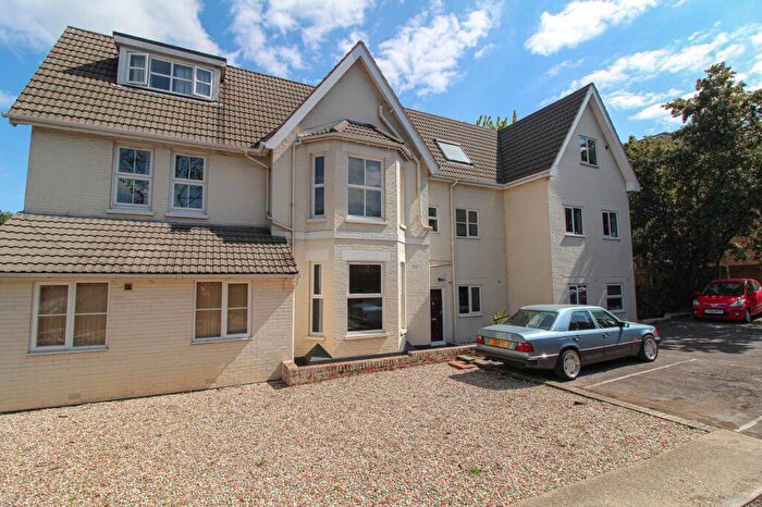 1 Bedroom Flat For Sale In Crescent Road, Bournemouth, BH2