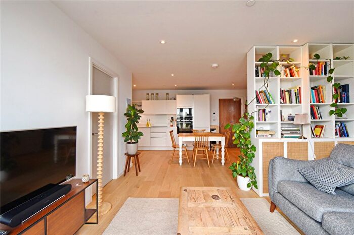 2 Bedroom Flat To Rent In Runway Avenue, Patchway, Bristol, Gloucestershire, BS34