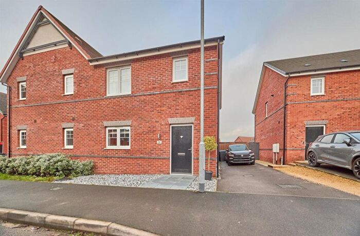 3 Bedroom Semi Detached House For Sale In Notleyfield Close, Earl Shilton, LE9