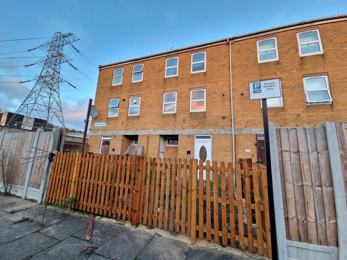 2 Bedroom Maisonette To Rent In Warmington Close, London, E5