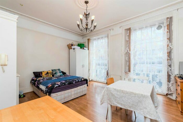 Studio To Rent In York Street, Marylebone, London, W1H