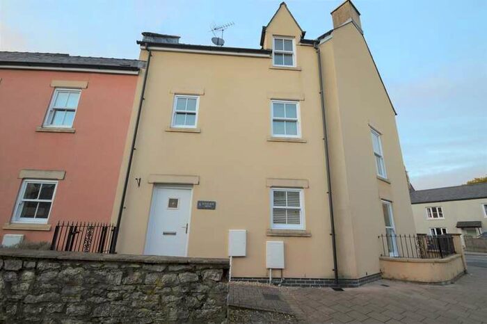 3 Bedroom Town House To Rent In 5 Riverside Mews, Cowbridge, Vale Of Glamorgan, CF71