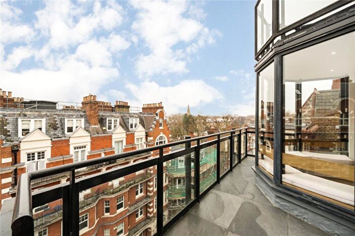3 Bedroom Apartment To Rent In Drayton Gardens, London, SW10