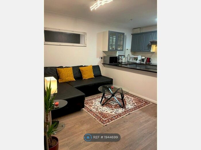 1 Bedroom Flat To Rent In Dorset Mews, London, N3