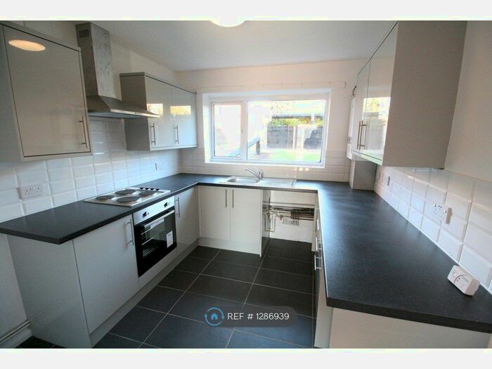 3 Bedroom Flat To Rent In Avon Way, Colchester CO4