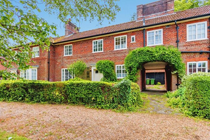 4 Bedroom Terraced House For Sale In Uplands Way, Southampton, Hampshire, SO17