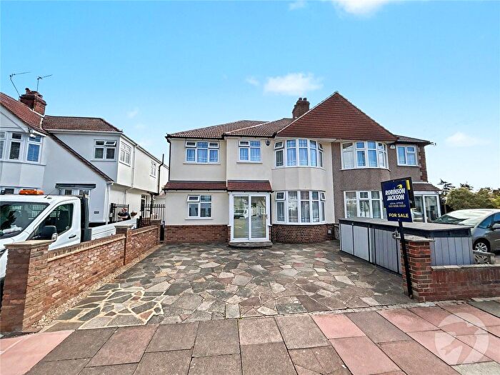 5 Bedroom Semi Detached House For Sale In Hurst Road, Sidcup, Kent, DA15