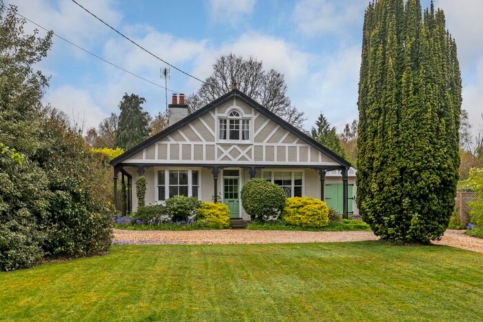 4 Bedroom Detached House For Sale In Station Road, Chilbolton, SO20