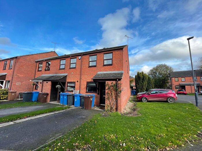 2 Bedroom Semi-Detached House To Rent In College Mews, Derby, DE1