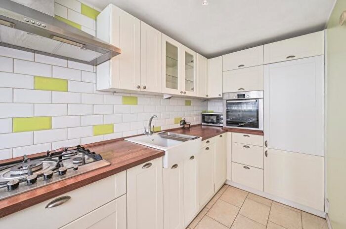 1 Bedroom Flat For Sale In Midwood Close, London, NW2