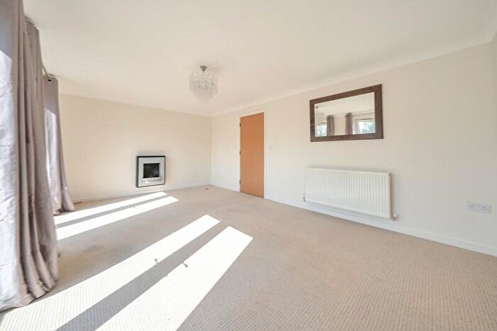 5 Bedroom Town House To Rent In Skipper Way, Little Paxton, St Neots, PE19