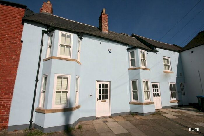 2 Bedroom Apartment To Rent In Gilesgate, Durham, DH1