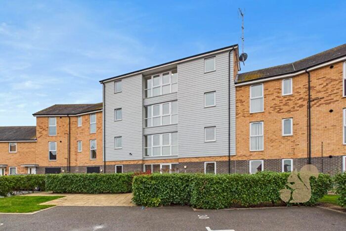 2 Bedroom Apartment For Sale In Martin Hunt Drive, Stanway, CO3