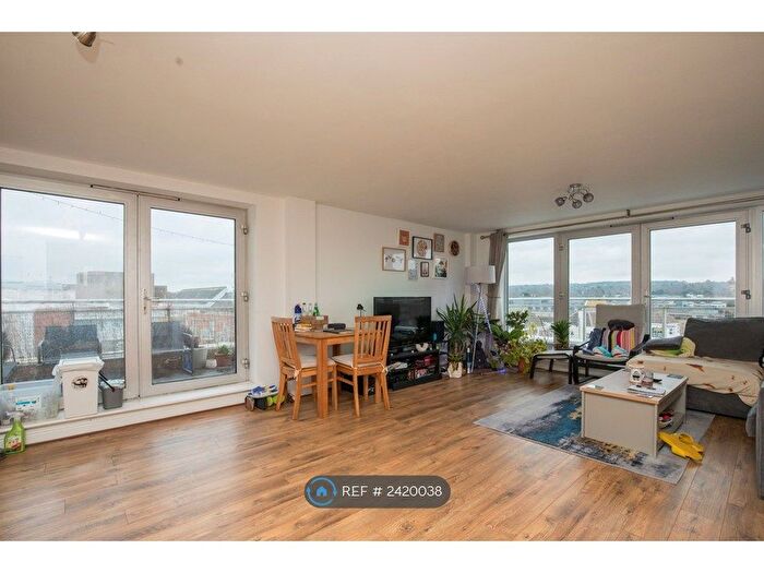 2 Bedroom Flat To Rent In Hudson House, Epsom, KT19