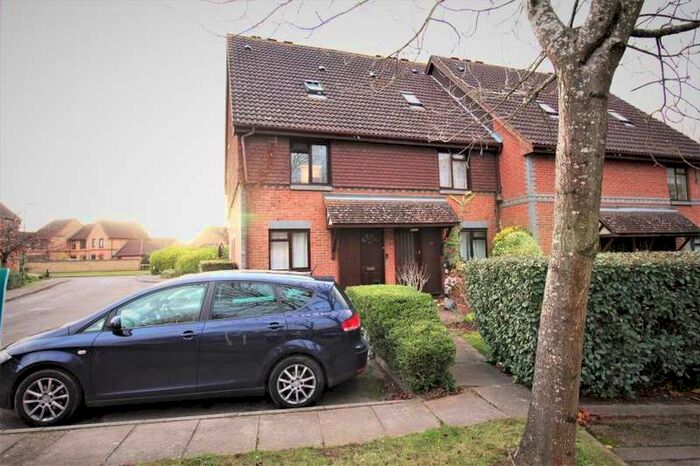 2 Bedroom Maisonette Flat To Rent In Burpham, GU4