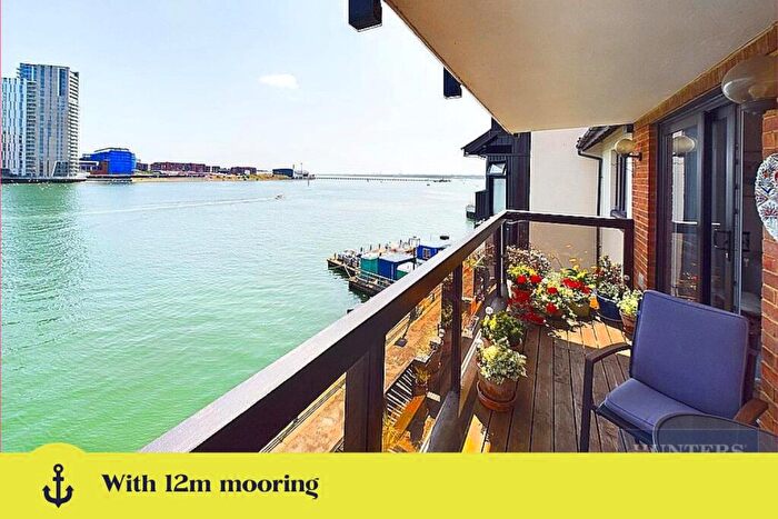 2 Bedroom Apartment For Sale In Moorhead Court, Ocean Village, SO14