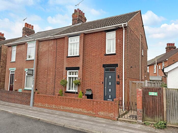 4 Bedroom Semi-Detached House For Sale In Woodville Road, Ipswich, IP4