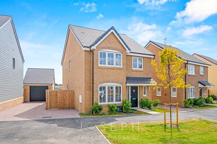 4 Bedroom Detached House For Sale In Cedar Close, Bacton, IP14