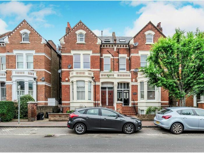 2 Bedroom Flat To Rent In Oxford Road, Putney, London, SW15