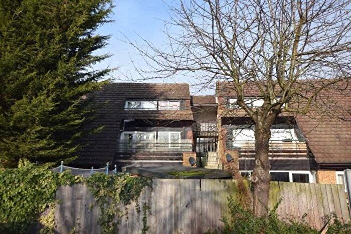 1 Bedroom Apartment To Rent In Woodstock Crescent, Basildon, Essex, SS15