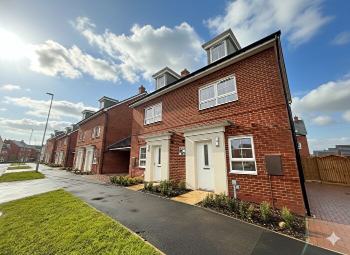 4 Bedroom Semi Detached House To Rent In Mooring Street, Aylesbury, Buckinghamshire, HP22