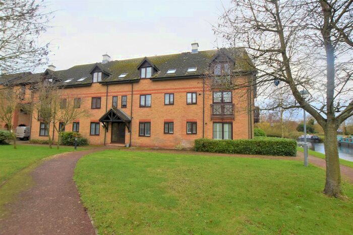 2 Bedroom Flat To Rent In Lawrence Moorings, Sheering Mill Lane, Sawbridgeworth CM21